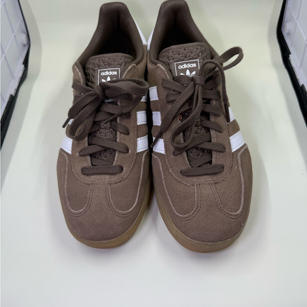 Adidas Men's Taupe and White Sneakers Gazelle